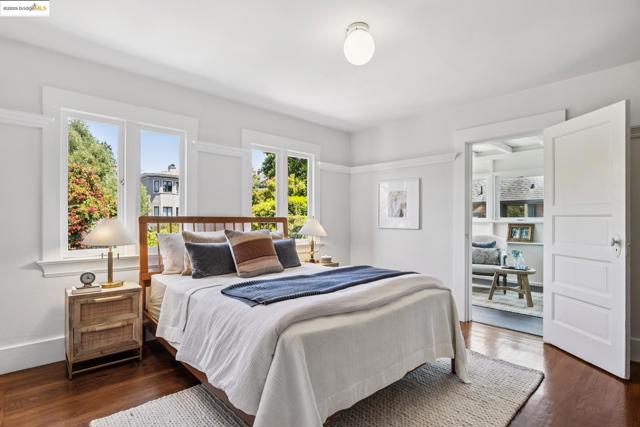 3019 Benvenue Ave, Berkeley CA: https://media.crmls.org/mediaz/3b033d37-fbea-4761-977e-25d95343d667.jpg