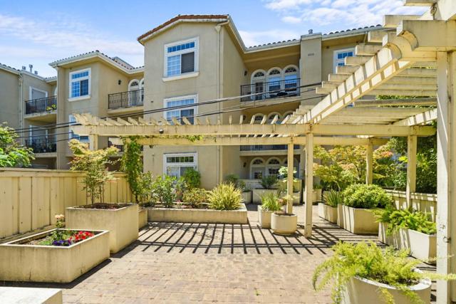 530 El Camino Real, Burlingame CA: https://media.crmls.org/mediaz/3b04a09a-3613-4ed5-a4eb-c97614260e32.jpg