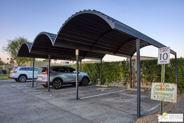 70120 Frank Sinatra Drive, Rancho Mirage CA: https://media.crmls.org/mediaz/3b04bd99-24a4-4939-b492-0dec69112c5d.jpg