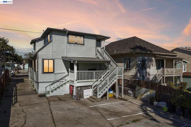 2514 21St Ave, Oakland CA: https://media.crmls.org/mediaz/3b04dced-19d6-437e-a88d-ed7de418906d.jpg