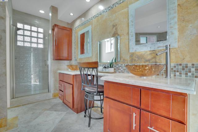 Image 13 of 52 For 7001 Elverton Dr