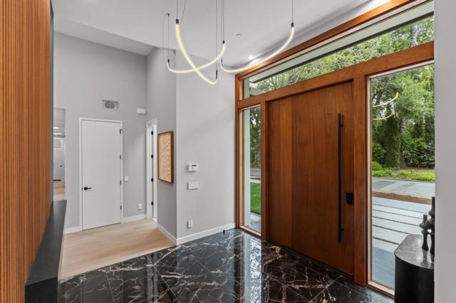 90 Crescent Drive, Palo Alto CA: https://media.crmls.org/mediaz/3b060e43-153f-470e-ba02-589501e1d219.jpg