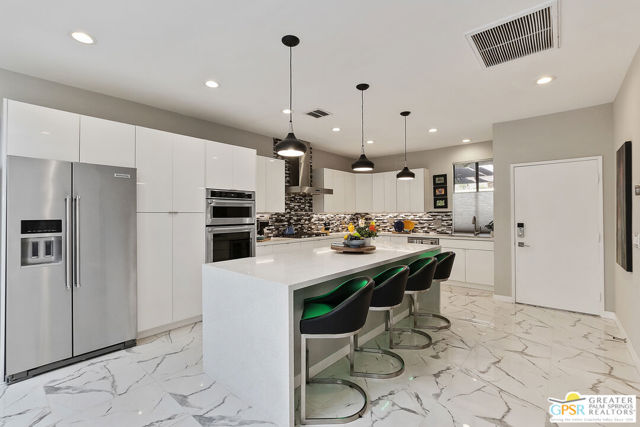 1475 E Amado Road, Palm Springs CA: https://media.crmls.org/mediaz/3b061220-8ada-41fd-a585-36fd13445156.jpg