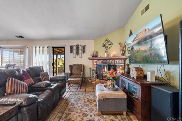 1315 Hermana Court, Vista CA: https://media.crmls.org/mediaz/3b0622bd-49fc-4566-b5cd-90377d600368.jpg