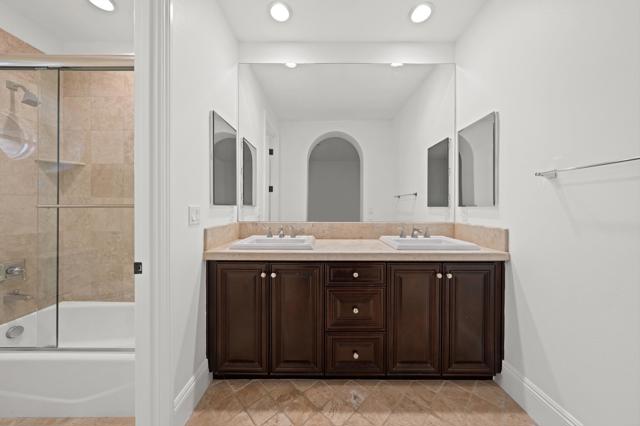 75065 Promontory Place, Indian Wells CA: https://media.crmls.org/mediaz/3b068c75-69e5-4f48-bfb8-2a4a096ea7b3.jpg