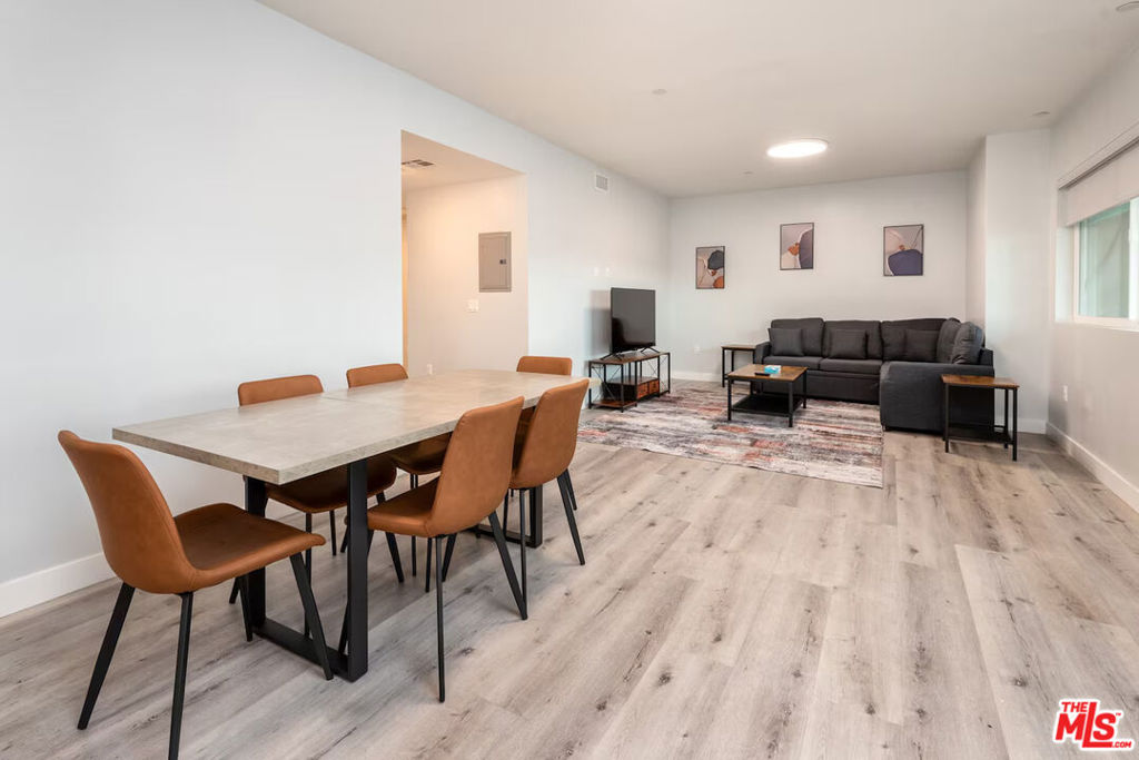 917 S Berendo Street #303