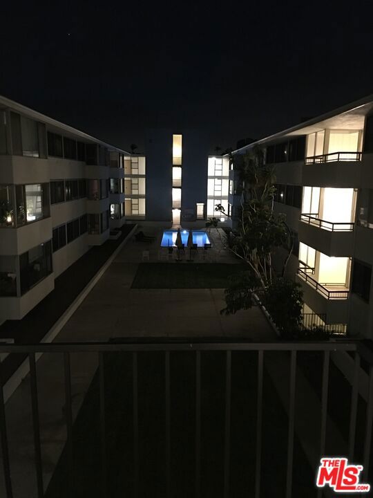 https://media.crmls.org/mediaz/3b073ca0-6642-454c-aa71-e83ccca61044.jpg?preset=X-Large