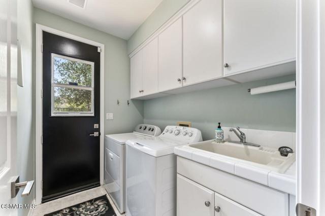 4543 Silverbell Circle, Moorpark CA: https://media.crmls.org/mediaz/3b076d54-dd84-4aba-9cf0-b903364af878.jpg