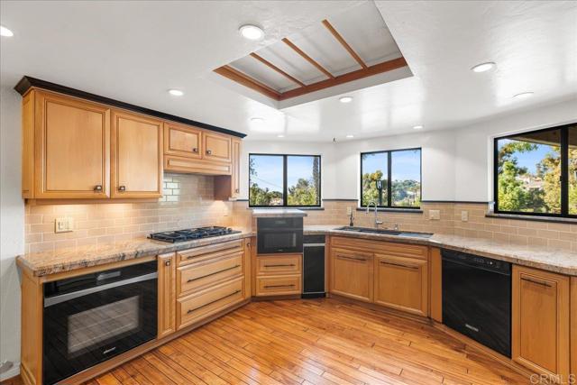 Detail Gallery Image 16 of 75 For 2871 Brant St, San Diego,  CA 92103 - 3 Beds | 3/1 Baths