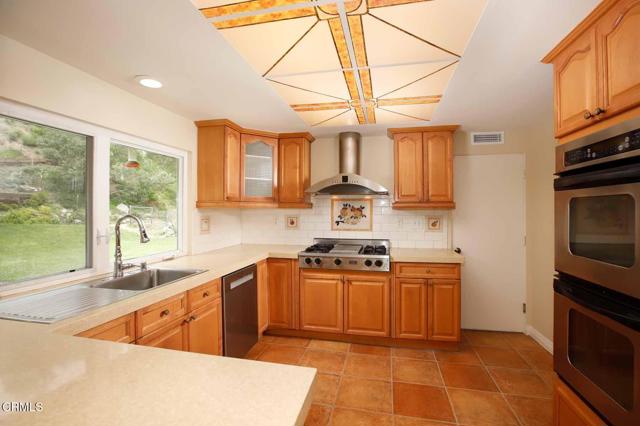 Detail Gallery Image 10 of 42 For 943 Bay Tree Rd, La Canada Flintridge,  CA 91011 - 4 Beds | 3 Baths