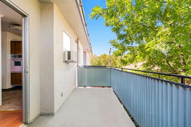 464 Clinton Street, Redwood City CA: https://media.crmls.org/mediaz/3b07e385-74f1-46aa-9f2c-e7600f238aa2.jpg