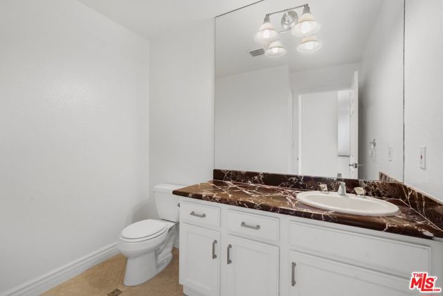 1722 Malcolm Avenue, Los Angeles CA: https://media.crmls.org/mediaz/3b084425-79dd-48f4-8d98-6584a2f7739a.jpg