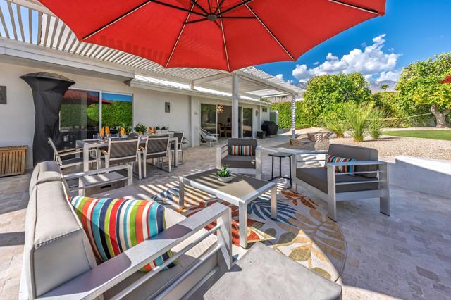 2210 E Calle Papagayo, Palm Springs, CA 92262