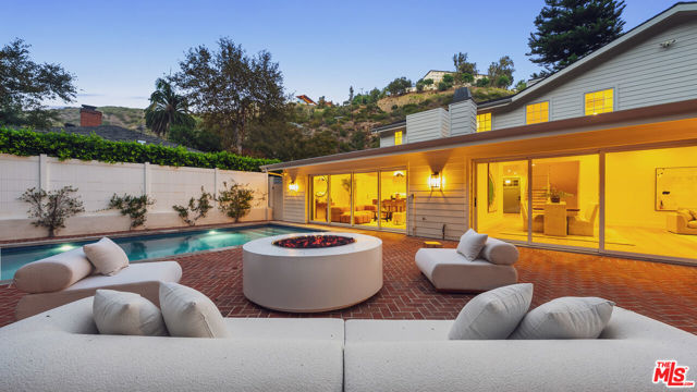 5 Bed Home for Sale in Los Angeles, California