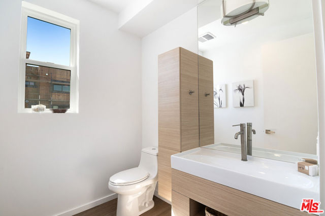 1623 S Bedford Street, Los Angeles CA: https://media.crmls.org/mediaz/3b09cc47-5593-444e-bf04-69fa485d09ee.jpg