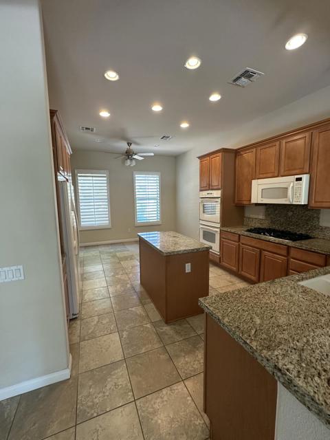 40456 Corte Los Bancos, Indio CA: https://media.crmls.org/mediaz/3b0a1c05-0129-43a8-9611-38b3f47259f6.jpg