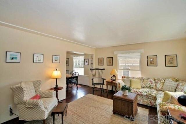 307 Rosemont, La Jolla CA: https://media.crmls.org/mediaz/3b0a23af-cf94-43f8-a395-82a39911a9a2.jpg