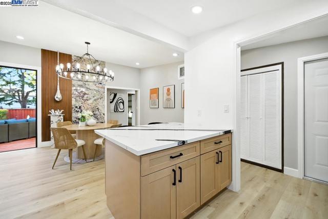 30456 Hoylake St, Hayward CA: https://media.crmls.org/mediaz/3b0a3b7a-63ff-4682-8215-a8315ee8321b.jpg