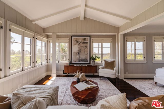 463 N Greencraig Road, Los Angeles CA: https://media.crmls.org/mediaz/3b0aa935-8884-43b2-bff2-b29b8d66ac03.jpg