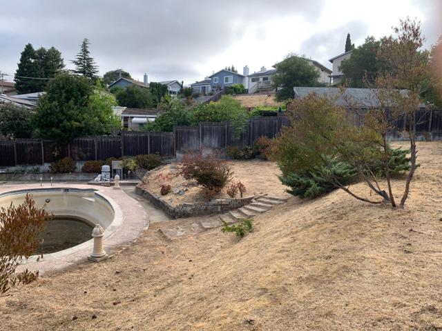 2847 Ralston Way, Hayward CA: https://media.crmls.org/mediaz/3b0ac5b1-78df-434c-878c-b426c43c0cab.jpg