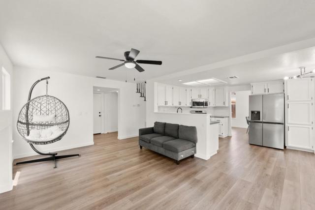 6431 Canyon Creek Way, Elk Grove CA: https://media.crmls.org/mediaz/3b0ac6d6-ce3b-4f44-a849-0a6cb698b0bb.jpg