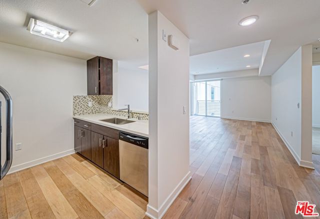 436 S Virgil Avenue, Los Angeles CA: https://media.crmls.org/mediaz/3b0aecd3-f4b3-42fa-af5d-40ec88c3a25a.jpg