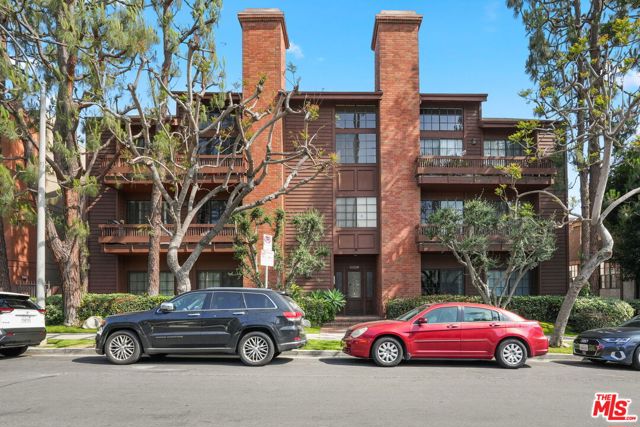 10336 Almayo Avenue, Los Angeles CA: https://media.crmls.org/mediaz/3b0af352-94c5-4aea-a8e4-c17ca1226c9e.jpg