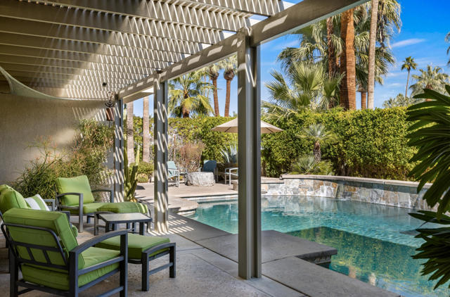2000 S Caliente Drive, Palm Springs CA: https://media.crmls.org/mediaz/3b0b2f74-d4b0-42e8-980e-d49d352cda9c.jpg