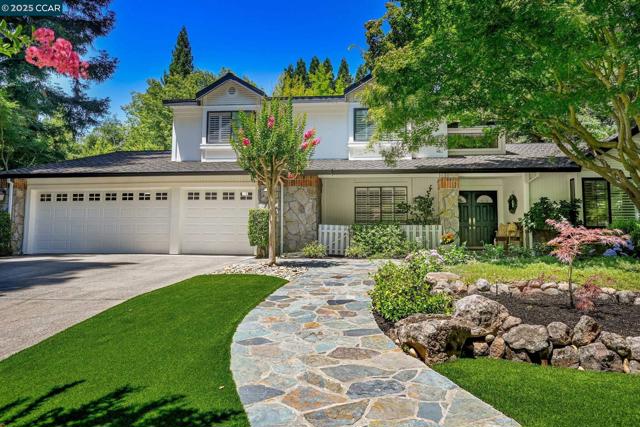 2145 Deer Oak Way, Danville CA: https://media.crmls.org/mediaz/3b0b6272-430e-4290-9898-9f0d10389f4a.jpg