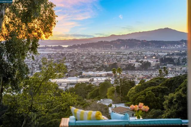 5929 Harbor View Ave, San Pablo CA: https://media.crmls.org/mediaz/3b0b9d06-2f2f-4faf-8668-07fe255361bb.jpg