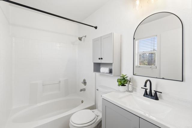 Detail Gallery Image 5 of 59 For 1109 Chimney Flats Ln, Chula Vista,  CA 91915 - 3 Beds | 2/1 Baths