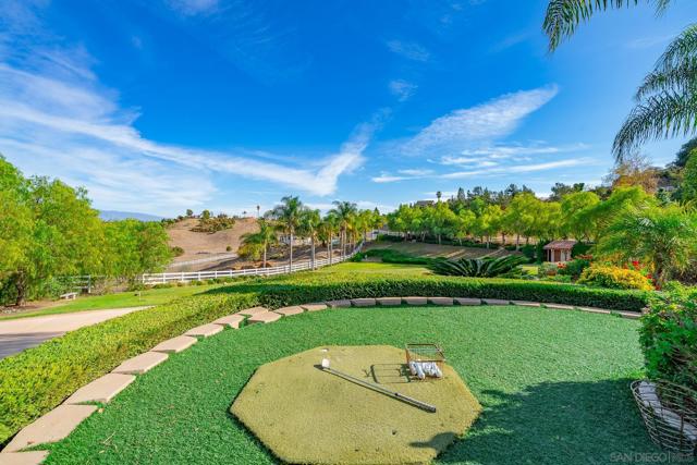 4703 Briana Ct, Fallbrook CA: https://media.crmls.org/mediaz/3b0bd338-bbf2-44cc-9e3b-10526a3d3e23.jpg