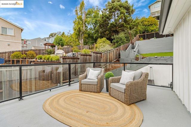 7900 Michigan Ave, Oakland CA: https://media.crmls.org/mediaz/3b0c2136-1b2b-49fe-a58c-e023c11a355f.jpg