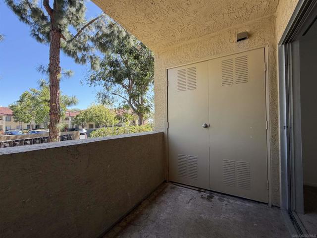 2057 Burton St, San Diego CA: https://media.crmls.org/mediaz/3b0cca4c-8ad5-4c50-a4a3-cda53da4ae99.jpg