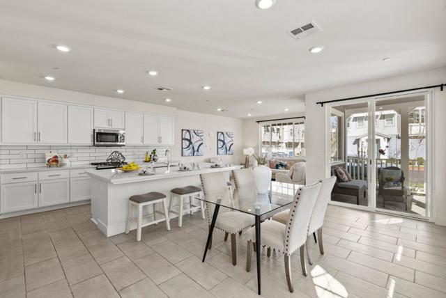 9476 Seawind Way, Newark CA: https://media.crmls.org/mediaz/3b0d86b2-d0e7-4f39-8c74-d304cca70324.jpg