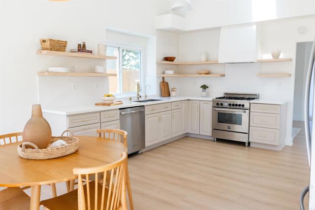 14879 Heather Glen Way, San Diego CA: https://media.crmls.org/mediaz/3b0e2558-131e-4b85-a956-3da4c7328fb4.jpg