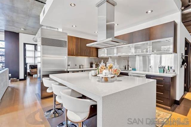 877 Island Ave, San Diego CA: https://media.crmls.org/mediaz/3b0f50f4-3000-4670-ad5d-cabbf48bd31e.jpg