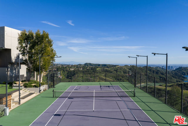 15210 Antelo Place, Los Angeles CA: https://media.crmls.org/mediaz/3b0fe8b2-ed5c-44ed-bf05-aa10a726c452.jpg