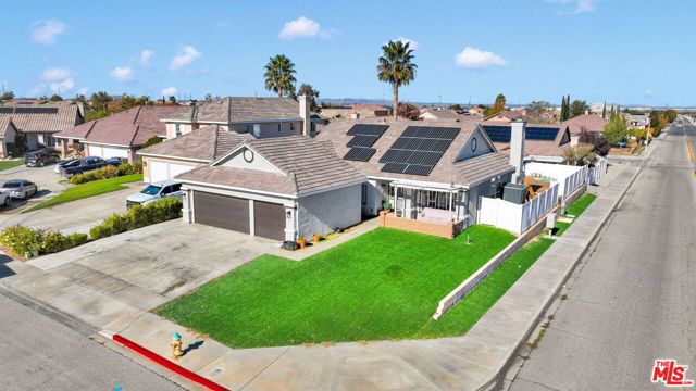 13292 Via Del Lago, Victorville CA: https://media.crmls.org/mediaz/3b1063af-b67d-4bdb-8ec9-61132ca748df.jpg