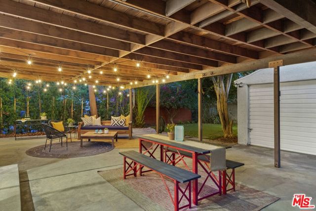 11516 Albers Street photo 4