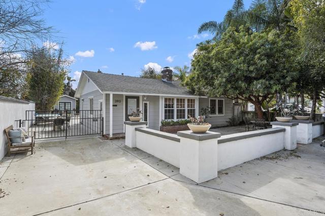393 Date Avenue, Carlsbad CA: https://media.crmls.org/mediaz/3b11e29e-fd4a-4062-b353-4840e3a3b503.jpg