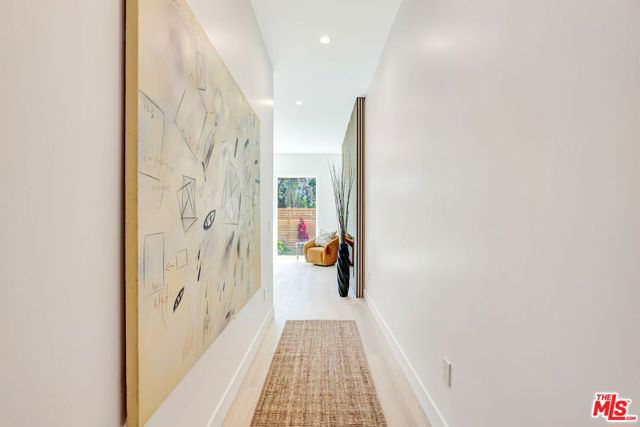 5730 Lasaine Avenue, Encino CA: https://media.crmls.org/mediaz/3b120bdf-5309-4e80-93ab-664b8285c6fb.jpg