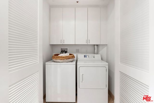 11847 Gorham Avenue, Los Angeles CA: https://media.crmls.org/mediaz/3b122c29-5108-451f-bef7-c99980353e3f.jpg