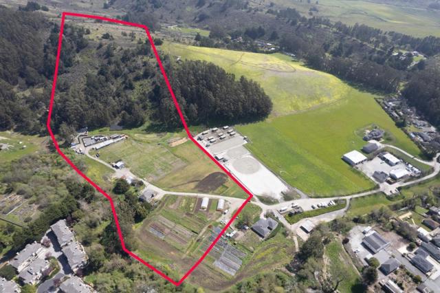 925 Miramontes Street, Half Moon Bay CA: https://media.crmls.org/mediaz/3b12d196-0e42-4bdf-9ff6-691e80f1cf80.jpg