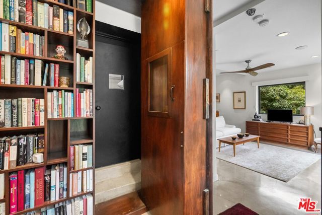 10697 Calle Quebrada, Goleta CA: https://media.crmls.org/mediaz/3b12f8cb-621d-432b-a63a-6b196b4291e4.jpg