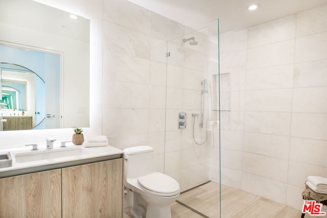 8600 Wilshire Boulevard, Beverly Hills CA: https://media.crmls.org/mediaz/3b1399b1-eac8-48d8-baa3-0492609cd6f8.jpg