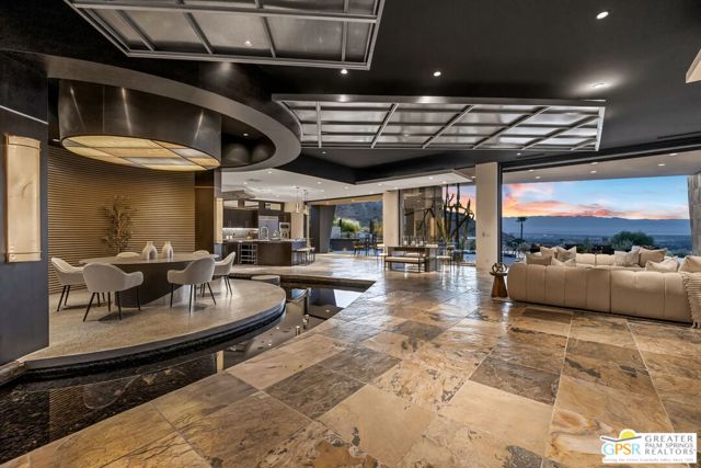 25 Sierra Vista Drive, Rancho Mirage CA: https://media.crmls.org/mediaz/3b13a422-c4ee-4274-b0c4-07ff032ed7e7.jpg