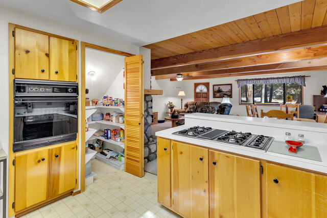 52402 Pine Ridge Road, Idyllwild CA: https://media.crmls.org/mediaz/3b145918-5d2c-4674-9b86-64795ca23a18.jpg