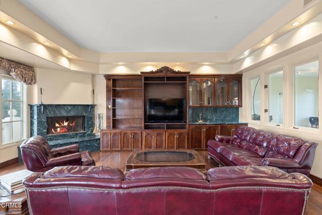 5287 N Creston Lane, Somis CA: https://media.crmls.org/mediaz/3b1465e9-0eeb-4320-a318-057eed694d17.jpg
