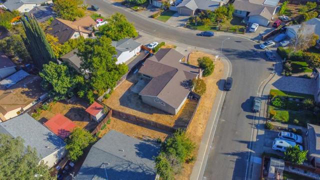 Image 5 of 34 For 3301 Folklore Way